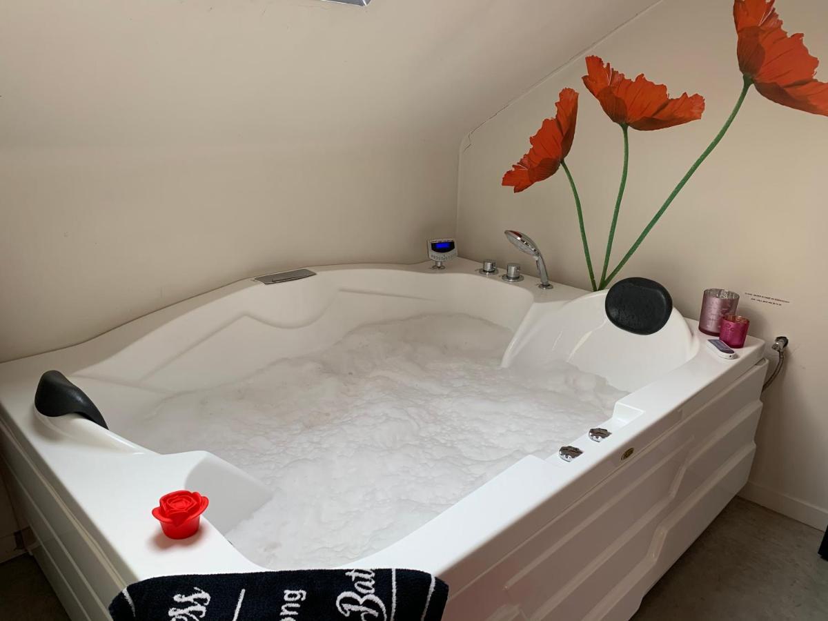 Appartamento Wellness Loft With Sauna, Jacuzzi, Roof Terrace & Amazing View Anversa Esterno foto