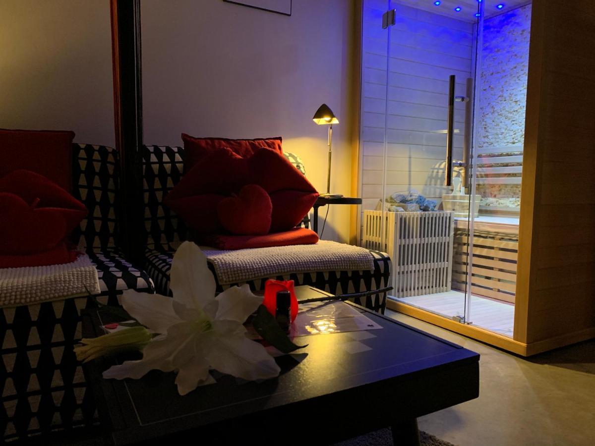 Appartamento Wellness Loft With Sauna, Jacuzzi, Roof Terrace & Amazing View Anversa Esterno foto