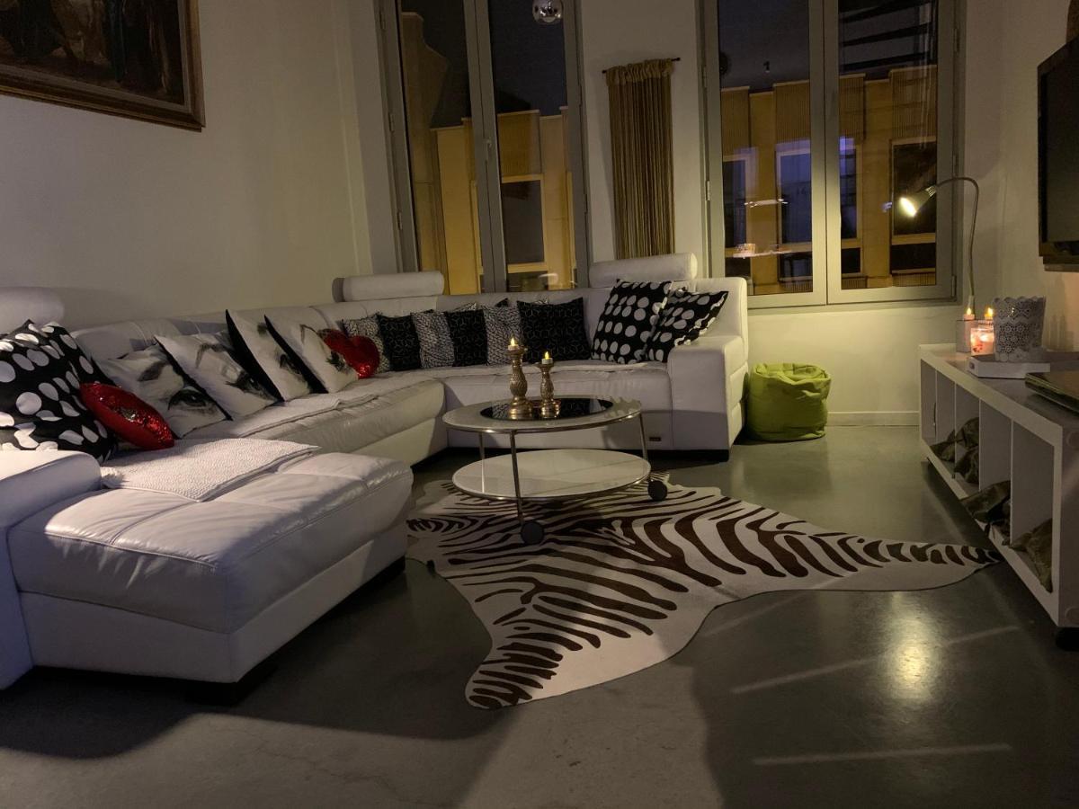 Appartamento Wellness Loft With Sauna, Jacuzzi, Roof Terrace & Amazing View Anversa Esterno foto