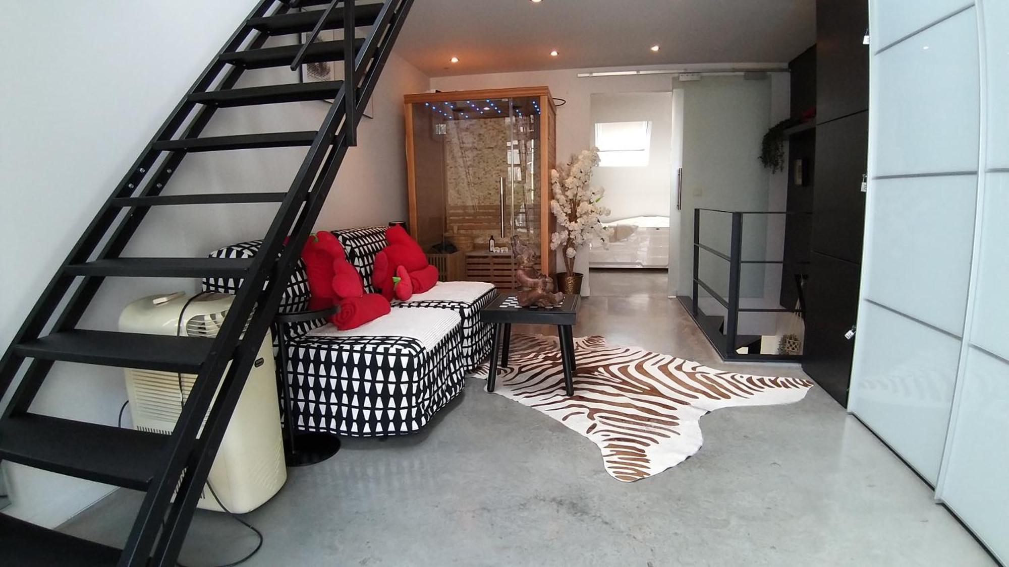 Appartamento Wellness Loft With Sauna, Jacuzzi, Roof Terrace & Amazing View Anversa Esterno foto
