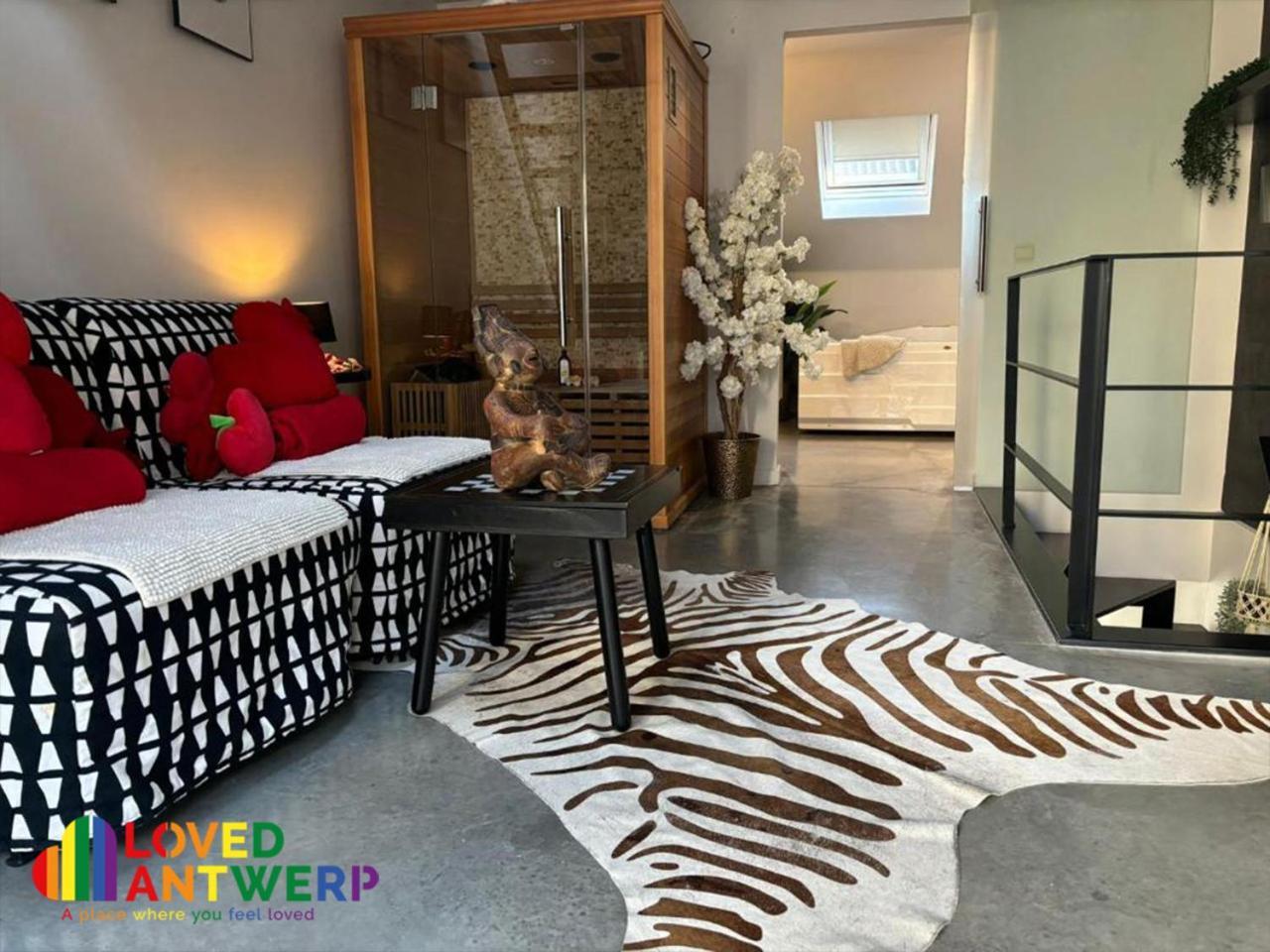 Appartamento Wellness Loft With Sauna, Jacuzzi, Roof Terrace & Amazing View Anversa Esterno foto